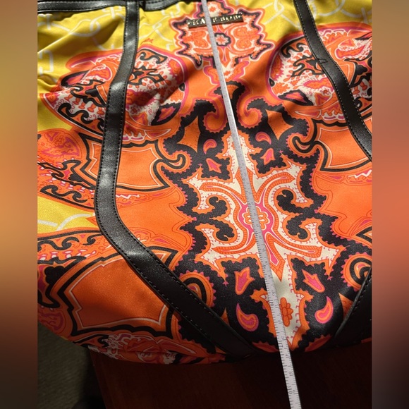 Shoulder Tote - Picture 3 of 6